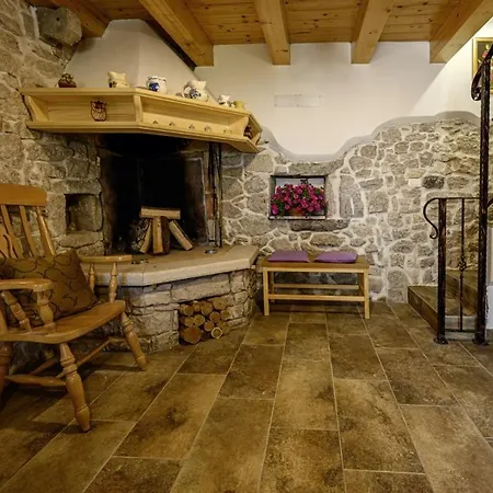 Villa Dajana In Zajci - Haus Fuer 8-10 Personen Potpican