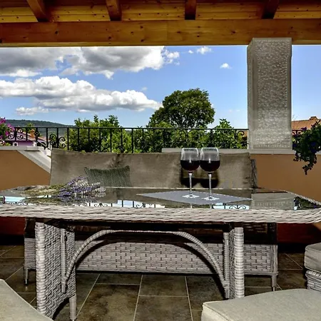 Villa Dajana In Zajci - Haus Fuer 8-10 Personen