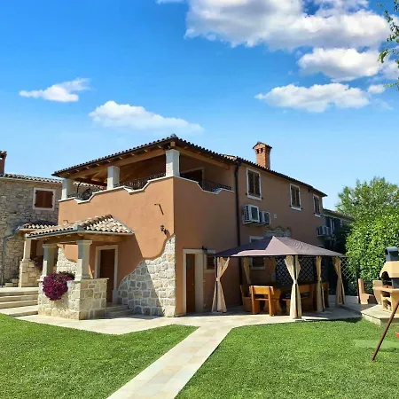 Villa Dajana In Zajci - Haus Fuer 8-10 Personen *