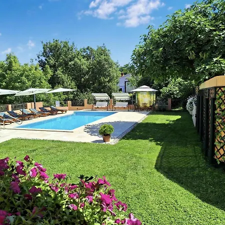 Villa Dajana In Zajci - Haus Fuer 8-10 Personen