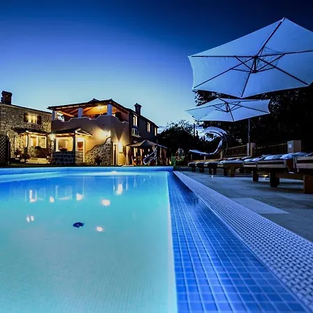 Dajana In Zajci - Haus Fuer 8-10 Personen * Potpićan