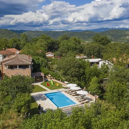 Dajana In Zajci - Haus Fuer 8-10 Personen * Potpićan