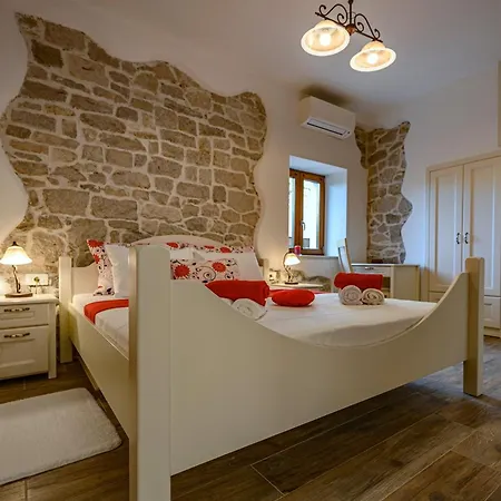 Vila Dajana In Zajci - Haus Fuer 8-10 Personen *