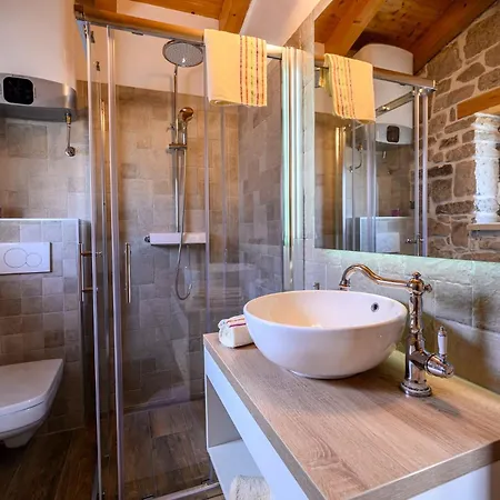 Dajana In Zajci - Haus Fuer 8-10 Personen Vila Potpican